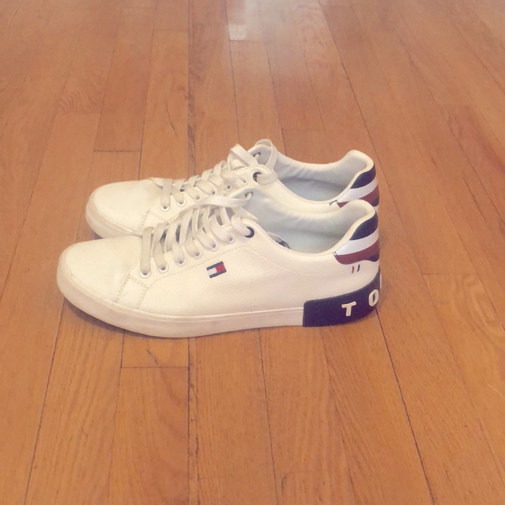 Size 10. Men’s Tommy Hilfiger shoes